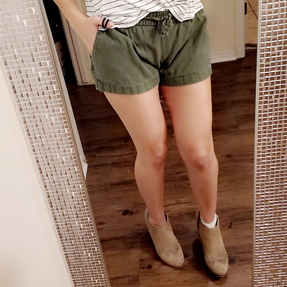 GREEN OLD NAVY SHORTS